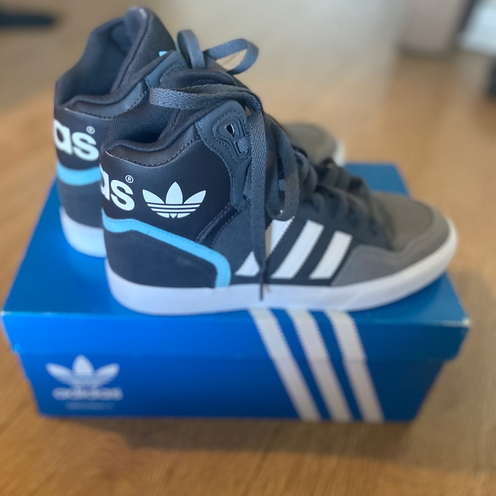 ADIDAS ESTABALL W SNEAKERS *BNIB* SIZE 5 1/2